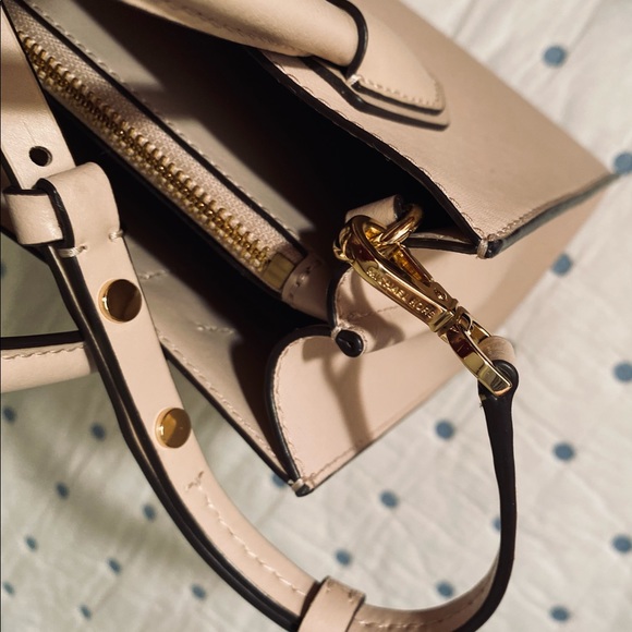 MICHAEL KORS Women's Mercer Messenger Crossbody - Picture 16 of 16